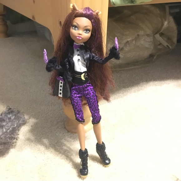 Monster High Clawdeen Wolf Doll - Picture 2 of 7